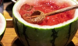 酒吧网红吃瓜,揭秘娱乐圈幕后真相